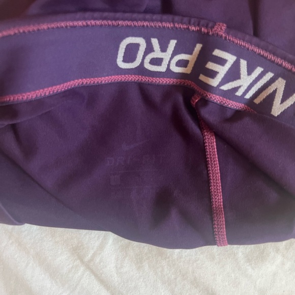 nike pros - Picture 2 of 3